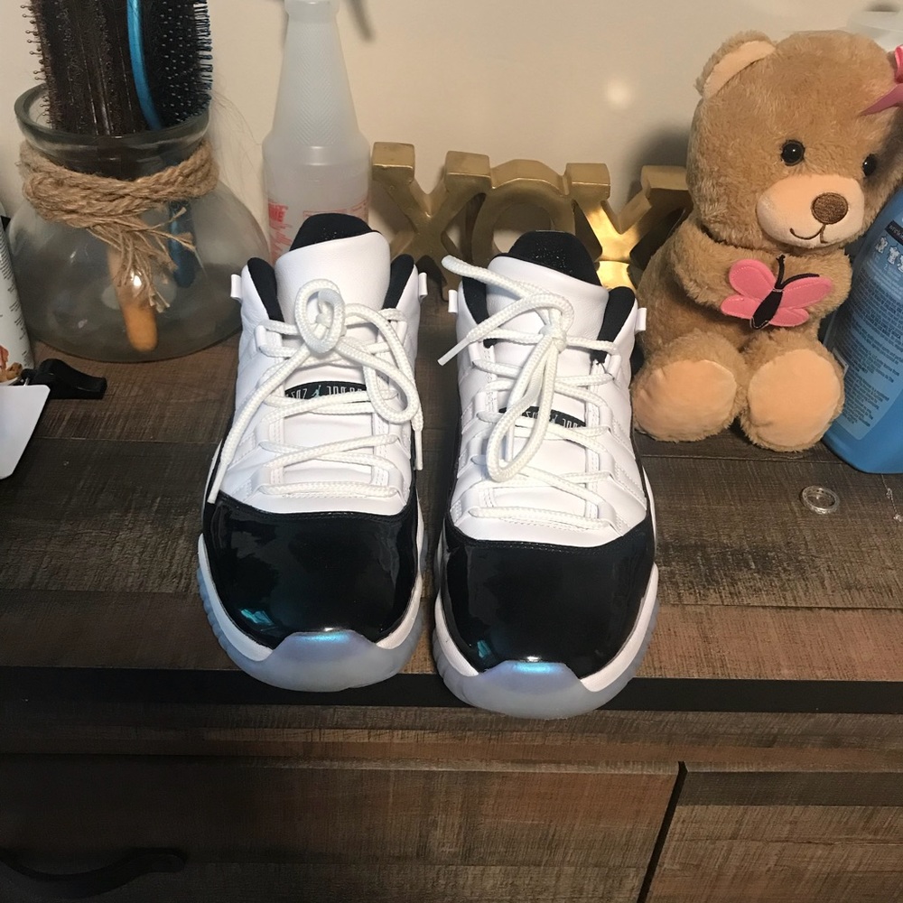 Air Jordan Retro 11 Low Emerald